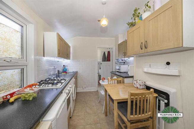 142A Hoe Street -004.JPG