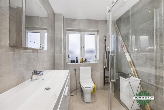 27    Trentbridge Close -006.JPG