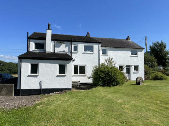 5 Bed detached house