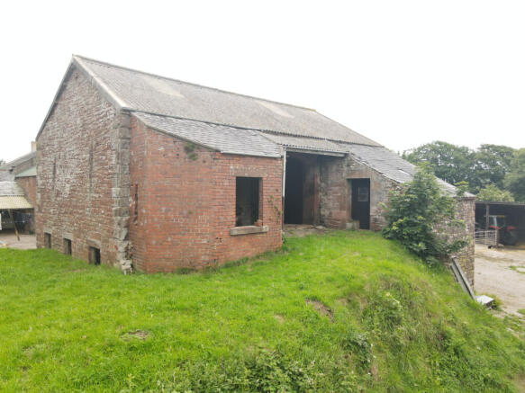 BANK BARN WITH DEVELOPMENT POTENTIAL At Kirklands