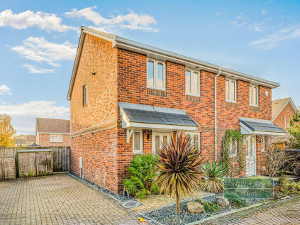 Knight Gardens, Buckland, Lymington, SO41 9NZ