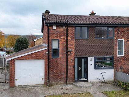 Christine Street, Shaw, Oldham OL2 7SQ