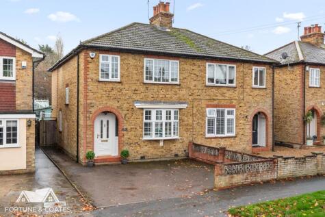 St. Johns Avenue, Harlow