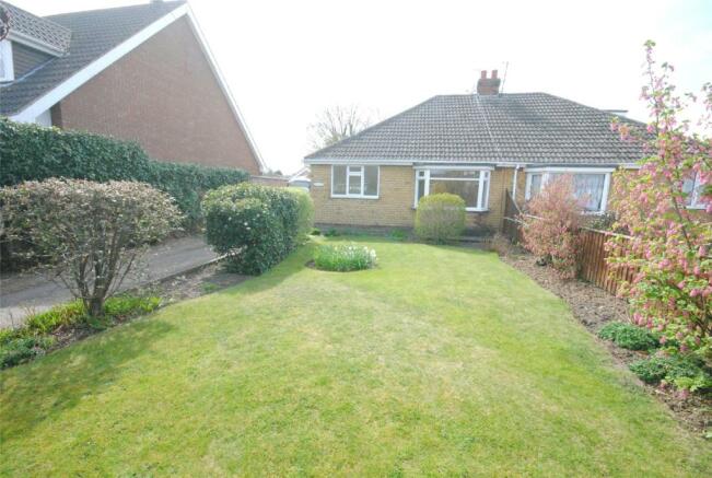 2 bedroom bungalow to rent in The Orchard, New Waltham, Grimsby, DN36, DN36