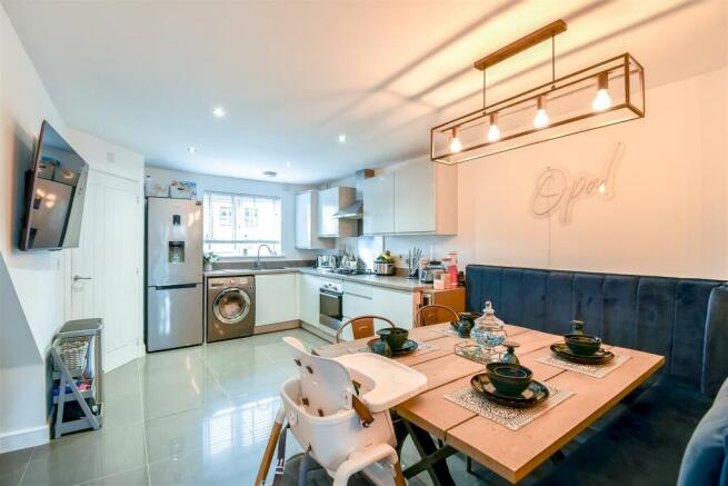 Kitchen / Dining
