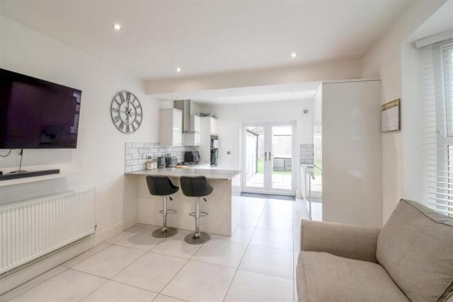 Kitchen/Living Area
