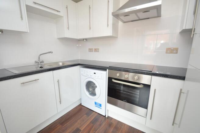 37 Zenith Kitchen.JP