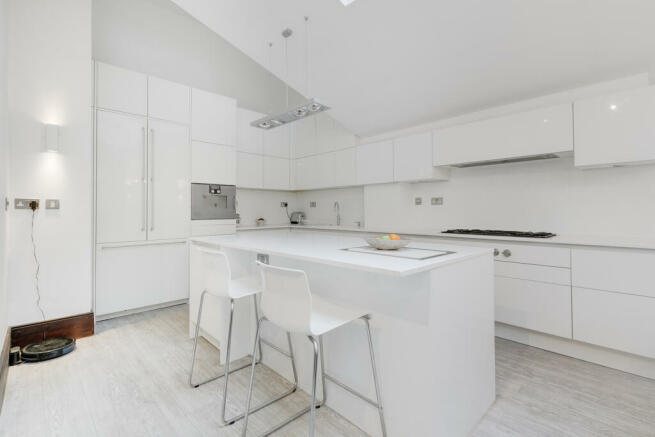 21 Barnard Hill N10