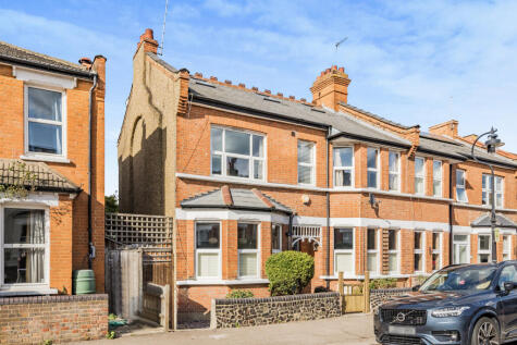 Coldfall Avenue, London, N10