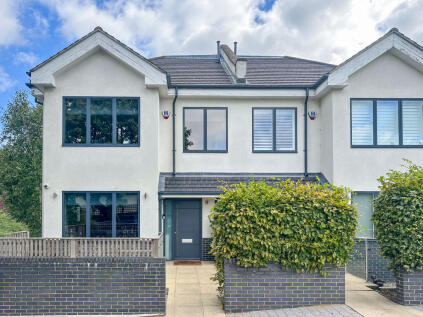 Creighton Avenue, London, N10