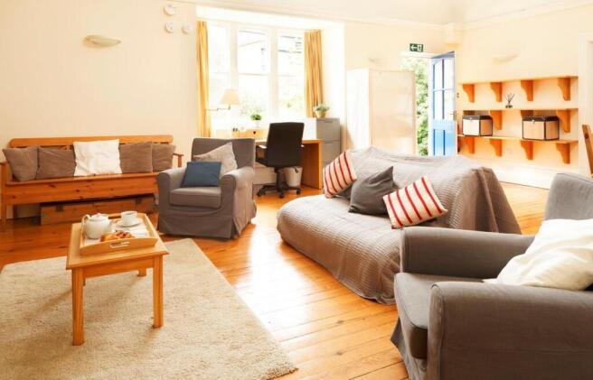 Living Room 3.jpg
