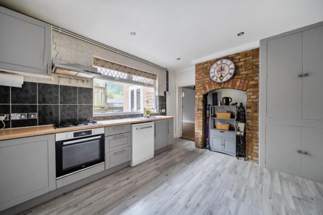 1375766-9-6904bfb...