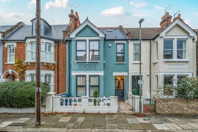 1376748-12-690e5e...