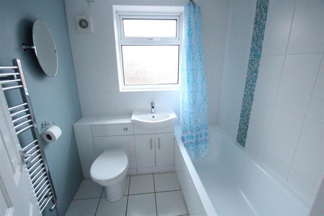 UFTON BATHROOM.jpg