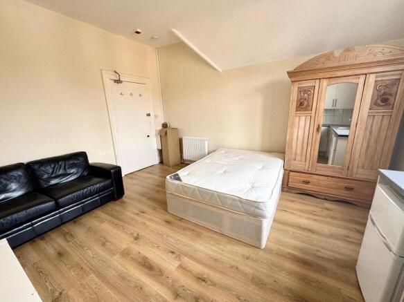Studio Flat