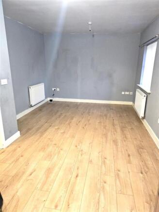 WhatsApp Image 2025-10-01 at 16.49.02_c72fac6f.jpg