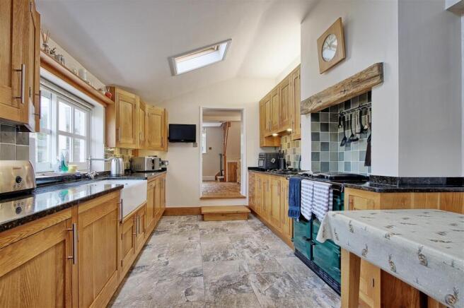 Kitchen 3.jpg