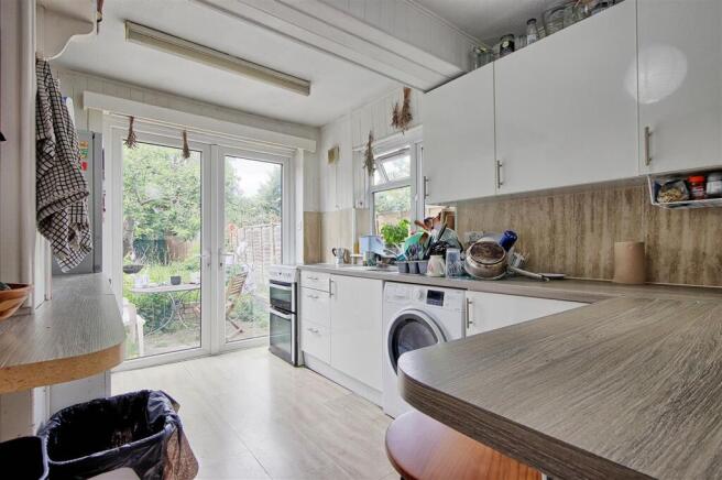 Kitchen 2.jpg