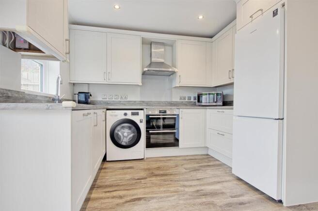 Kitchen 1.jpg