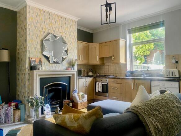 Open Plan Lounge & Kitchen