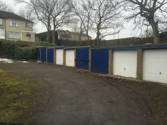 bray close garages (