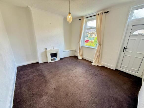 51 Bell Lane, Lounge 1