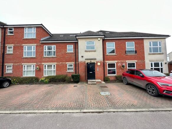 18 Luxaa Apartment Front