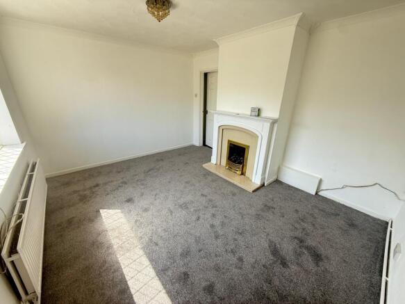 9 Lodges Close Lounge
