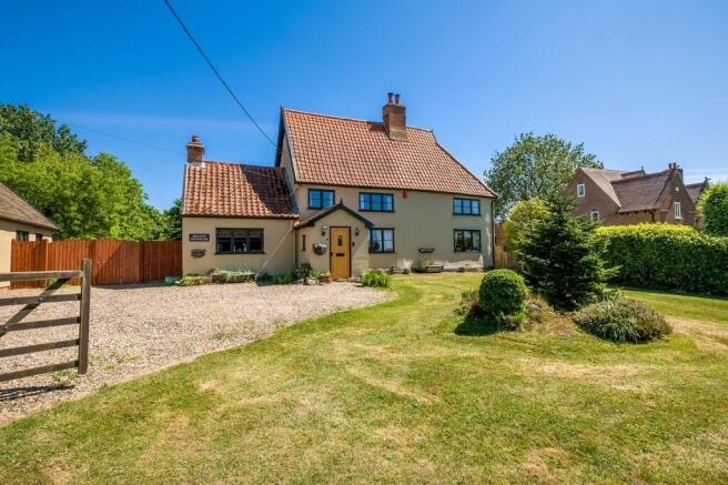 Browns Farmhouse-...