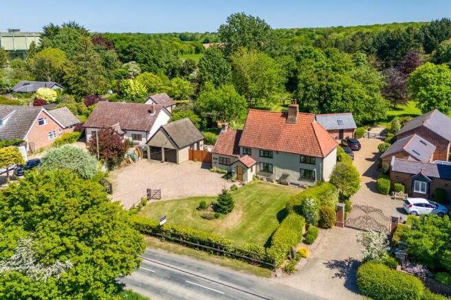 Browns Farmhouse-...