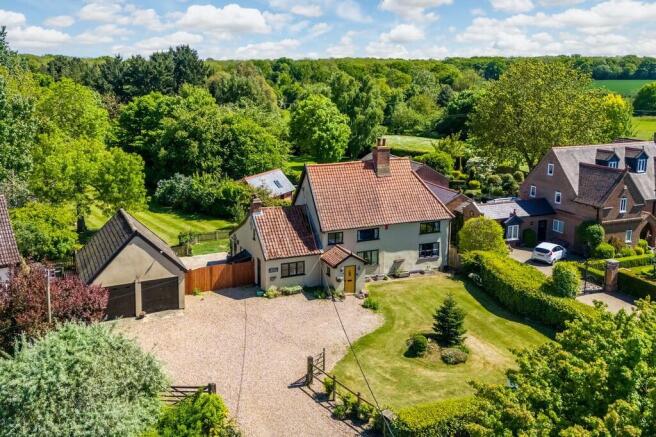 Browns Farmhouse-...
