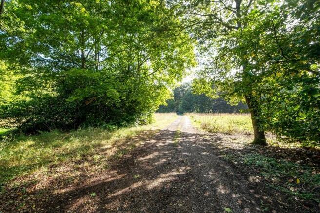 The Cottage - Plo...