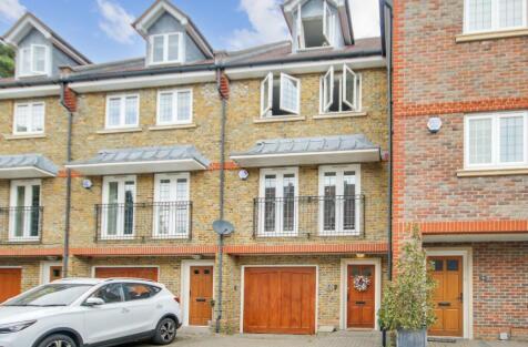 Aspen Court, Fairfield Road, East Grinstead, West Sussex, RH19