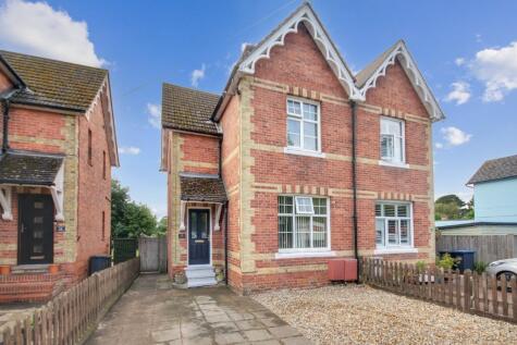 North End, London Road, East Grinstead, West Sussex, RH19