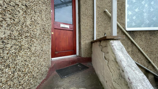 2 bedroom flat available to let in Highview Parad