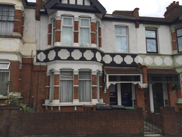2-bedroom ground floor flat to let on Warwick Ter