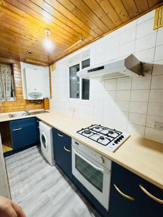 2 Bedroom flat In Wanstead on Nightingale Court,