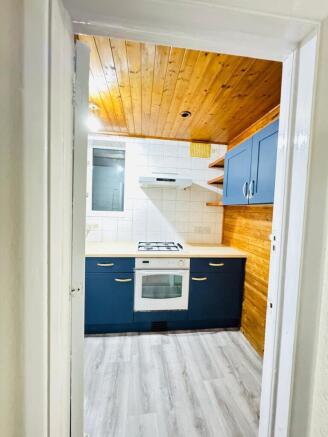 2 Bedroom flat In Wanstead on Nightingale Court, 