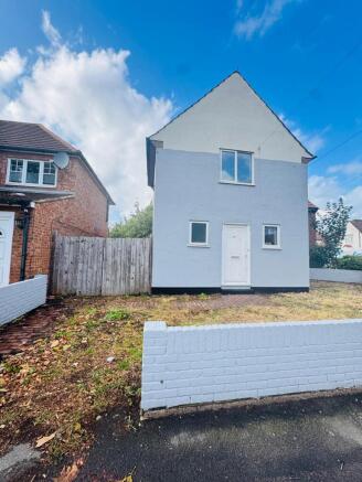 4 bed end terrace House available to let Wood Lan