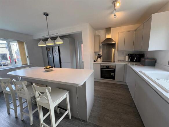 KITCHEN/DINER