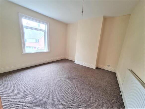 Bedroom 1 Pic 1