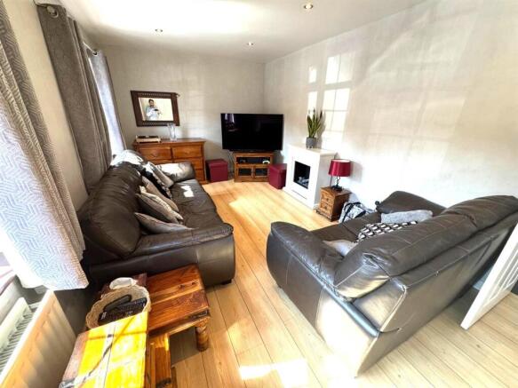 Sitting Room Pic 1