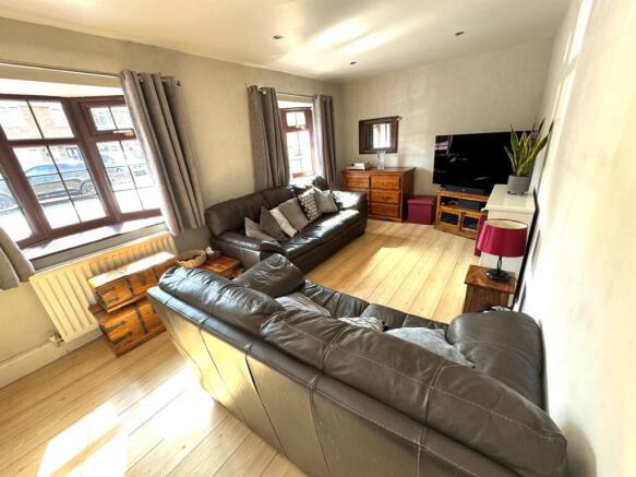 Sitting Room Pic 2