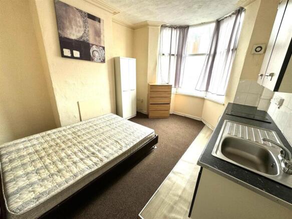 Room Pic 2