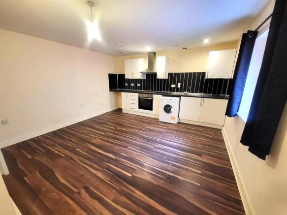 Lounge/ Kitchen Pic 1