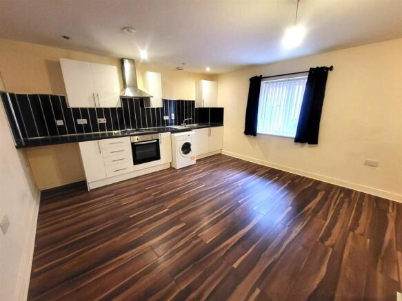 Lounge/ Kitchen Pic 2