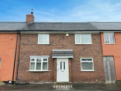 Featherstone - 3 bedroom town house for sale
