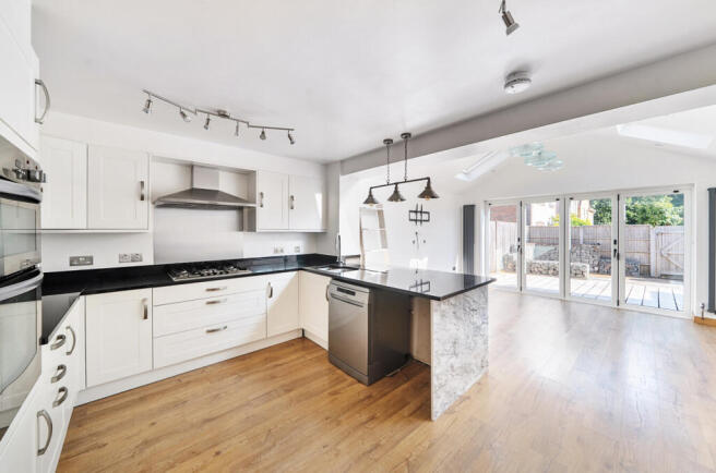 1331935-30-6883d0...