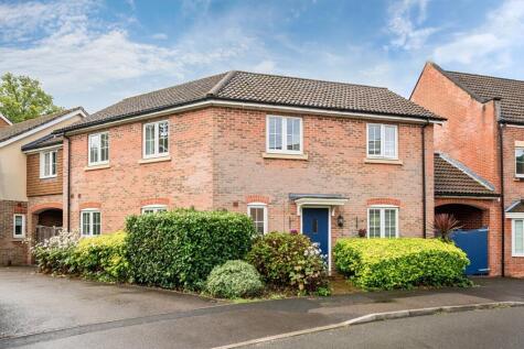 Columbus Drive, Sarisbury Green, Hampshire, SO31