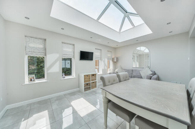 1356651-23-68c972...